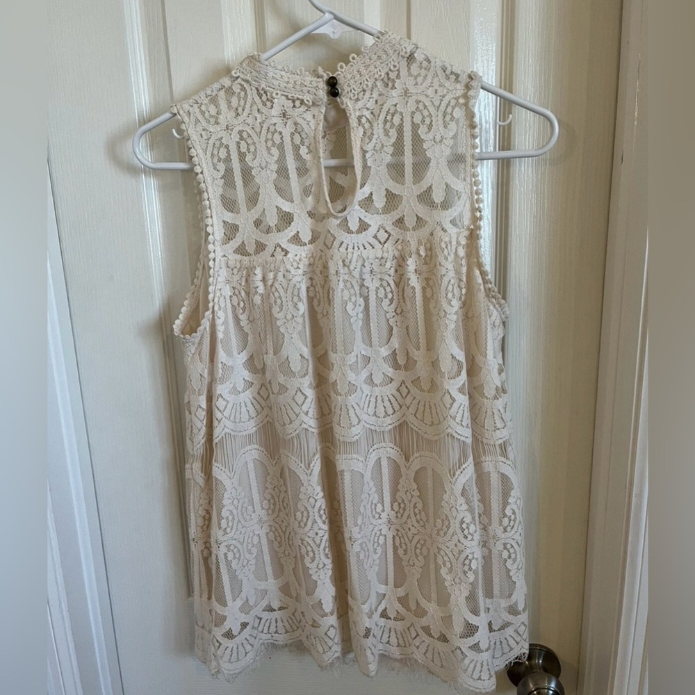 Lace Sleeveless Top Womens Small Off White Cream Lined Button Back  Xhilharation - Picture 4 of 5